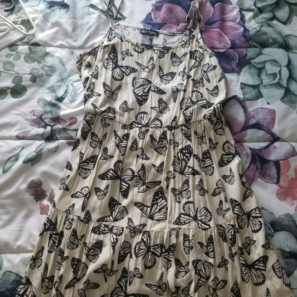 Hot topic butterfly dress with pockets